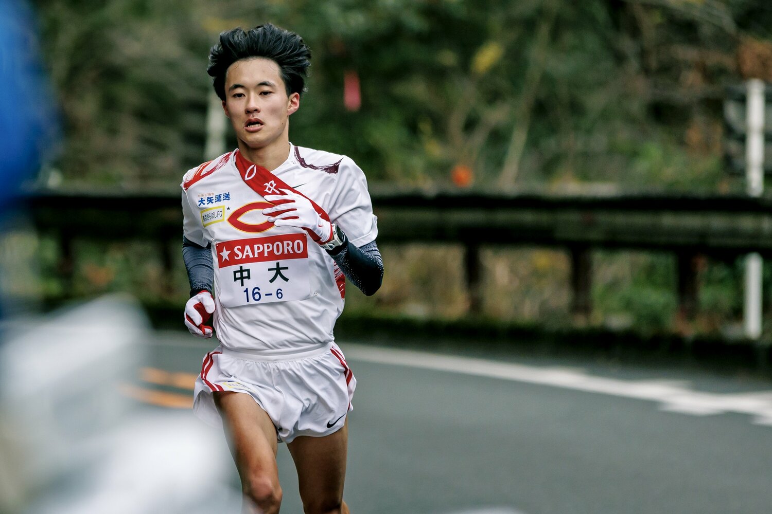 今回、1区からの大逃げで往路を引っ張った中大。5区で青学大に逆転されたが、6区の浦田優斗はよく食い下がった　©Kiichi Matsumoto