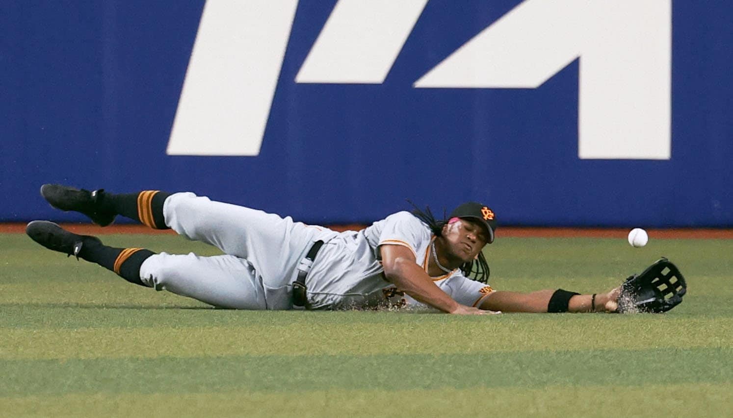 まずい守備を連発していたウォーカー　©︎KYODO