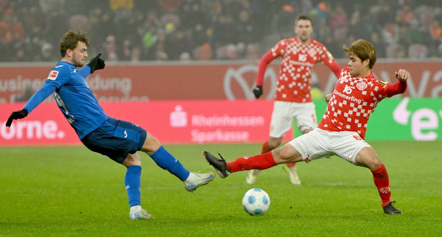 ホッフェンハイム戦の佐野　©Getty Images