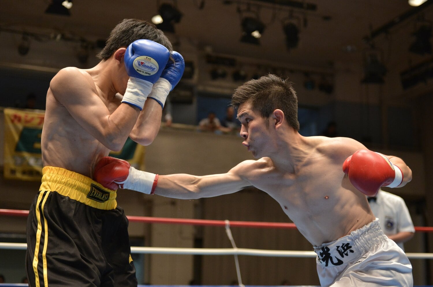 2014年7月31日、望月直樹がデビュー5連勝を飾った本名夕輝戦　©Hiroaki Finito Yamaguchi