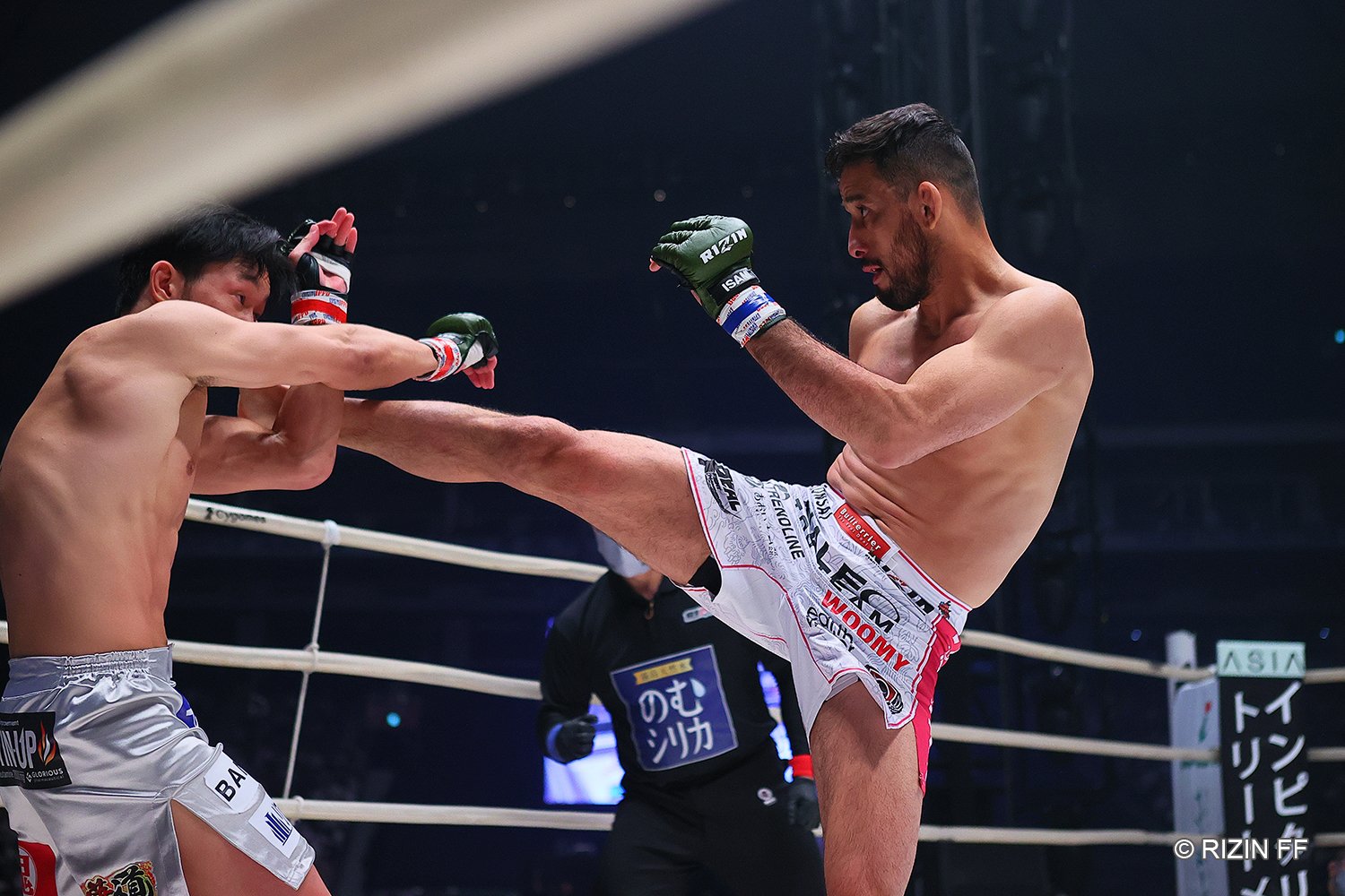 朝倉未来（左）とクレベル