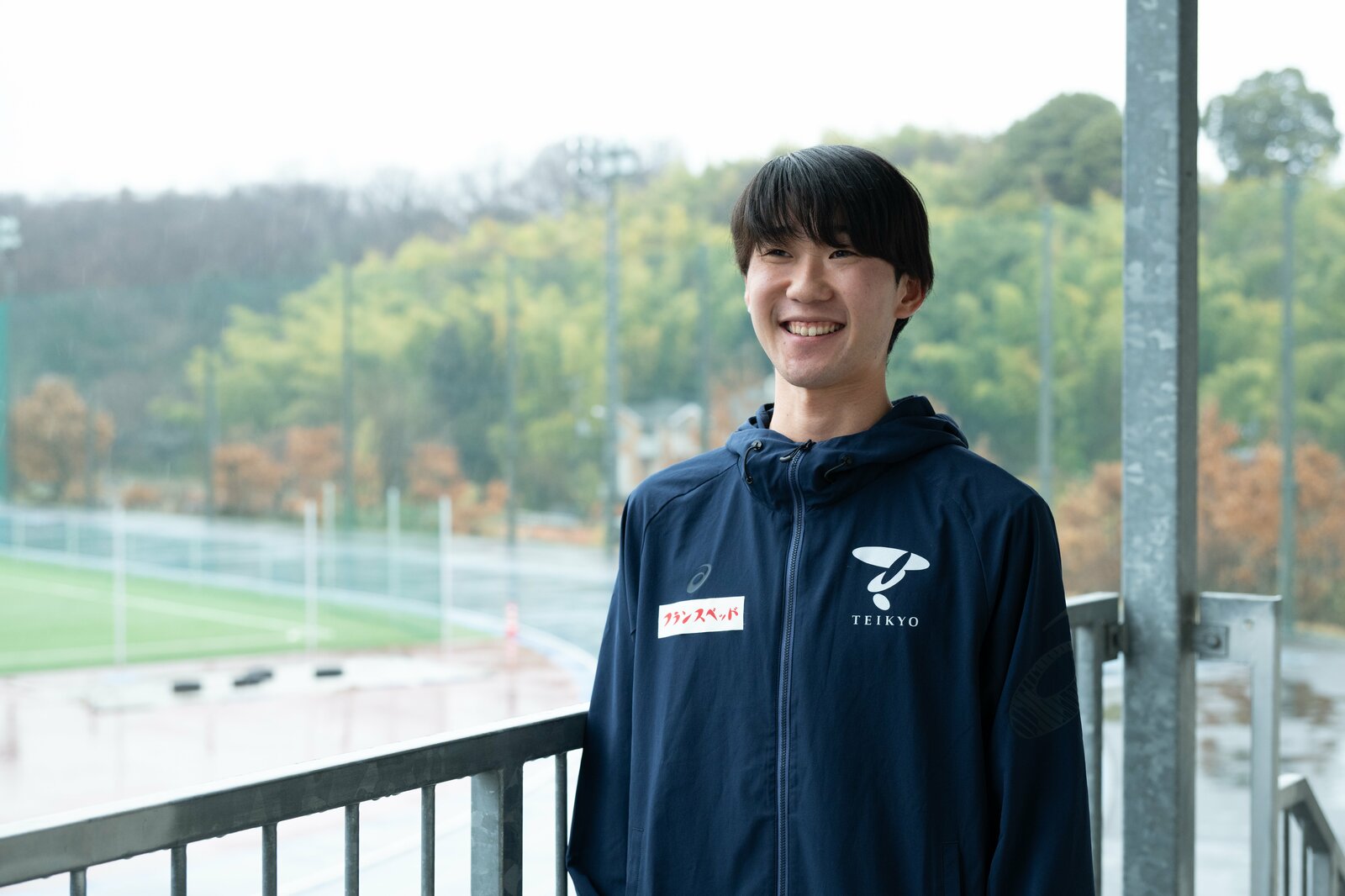 レース中とは違い、柔和な表情の鎗田　photograph by Tadashi Hosoda