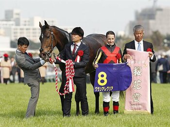 藤沢和雄、ぶっつけで桜花賞2勝目。グランアレグリアと20年前の記憶。＜Number Web＞ photograph by Kyodo News