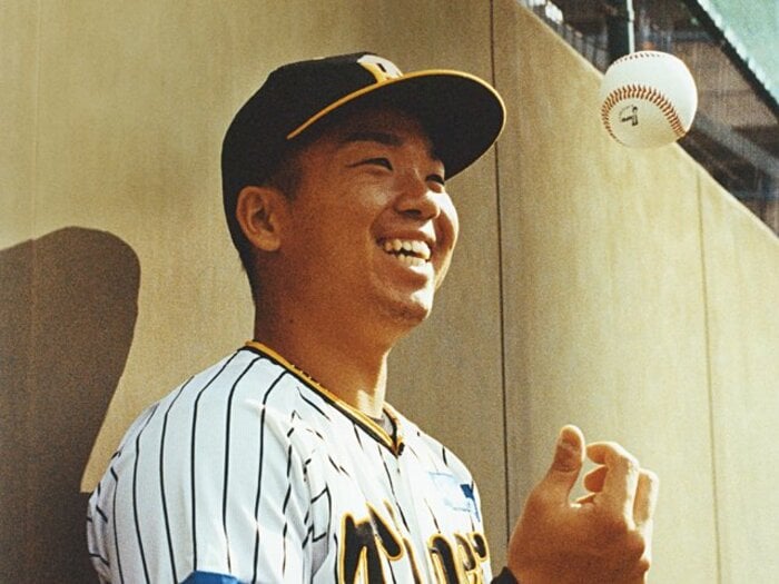 防御率16点台から新人王&MVPへ…阪神・村上頌樹の人生を劇的に変えたエース青柳晃洋のひと言「左足を着いてから…それだけでいいんだよ」<Number Web> photograph by Naohiro Kurashina