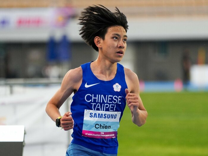 全国高校駅伝「優勝候補」に意外なジョーカー？…「高校駅伝は今年が最後…走りたい」ある“長距離後進国”からの留学生が語る“駅伝への想い”＜Number Web＞ photograph by Satoshi Wada