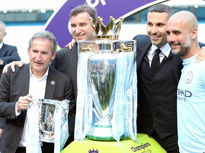 欧州サッカーを戦うための新常識。敏腕ディレクターが強豪をつくる。＜Number Web＞ photograph by Uniphoto Press