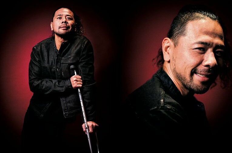 プロレス総選挙2018 松葉杖で帰国した中邑真輔のインタビュー（NumberPLUS 2018.08） ／ photograph by Tadashi Shirasawa