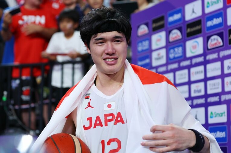 感情をむき出しにしたリーダーシップでチームを牽引した渡邊雄太。観る者を魅了するプレーと言葉が目立った ／ photograph by YUTAKA/AFLO SPORT