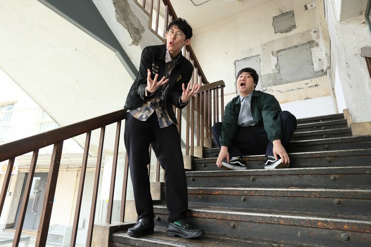 「230円の肉うどんは実在しません（笑）」ロングコートダディが本音で語る、M-1審査でのオール巨人＆松本人志の“センターマイク問題”(6)