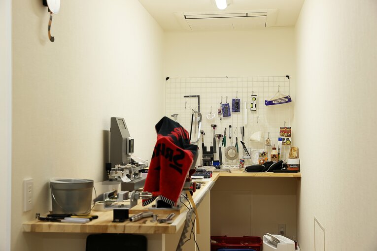 自宅の地下にある練習場　©︎Shigeki Yamamoto