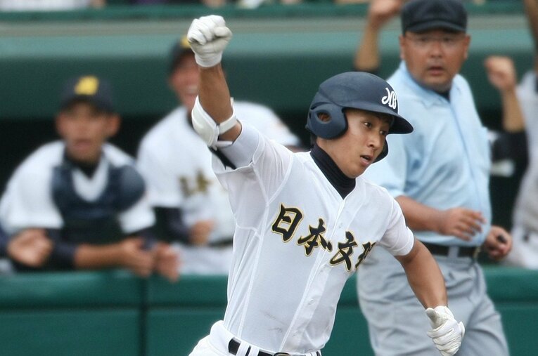 豪打がウリだったこの年の日本文理だが、甲子園に来てからは不調にあえいでいた。そんな中、初戦で高橋義人が放った本塁打が打線復活の起爆剤になった ／ photograph by JIJI PRESS