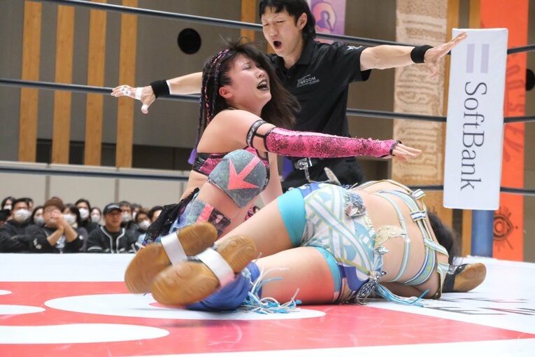 学級委員長も務めた「高校生レスラー」 吏南（17歳）がタイトル戦で見せた“肩書き以上の可能性”…来春の卒業後はプロレス専念へ(47)