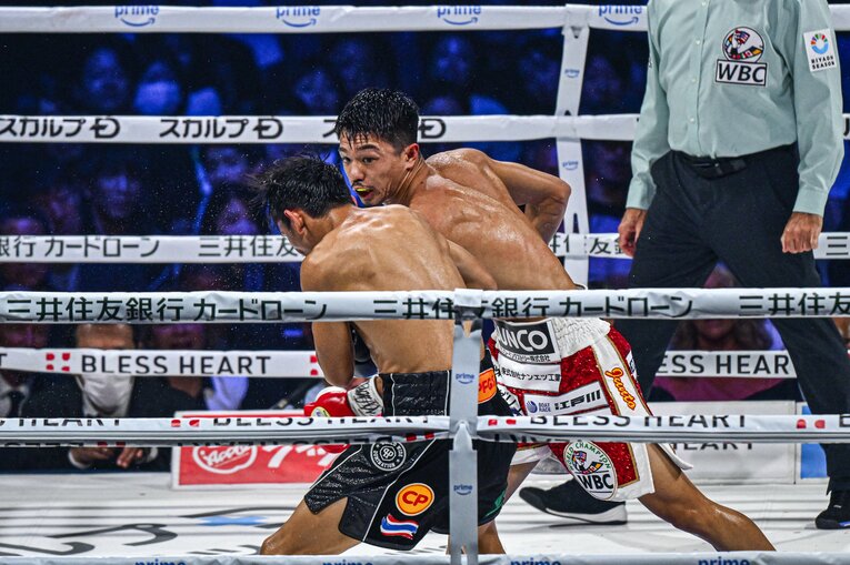 追撃の左を振り抜く中谷潤人（6枚目／全10枚） ©Takuya Sugiyama