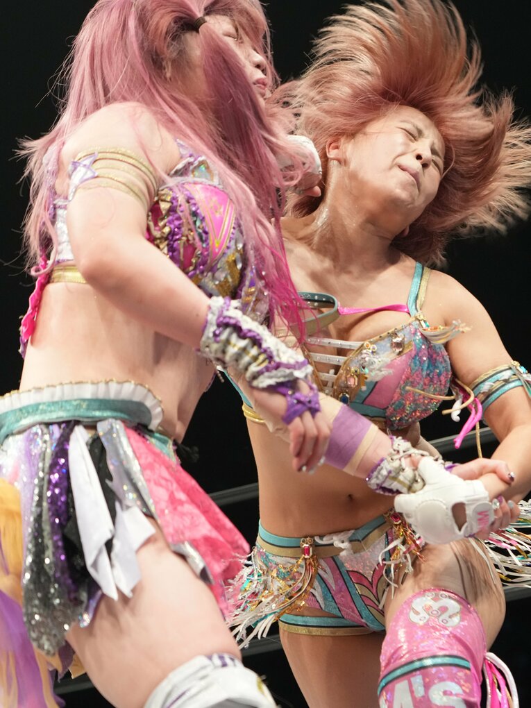 白川未奈vs中野たむ　©Essei Hara