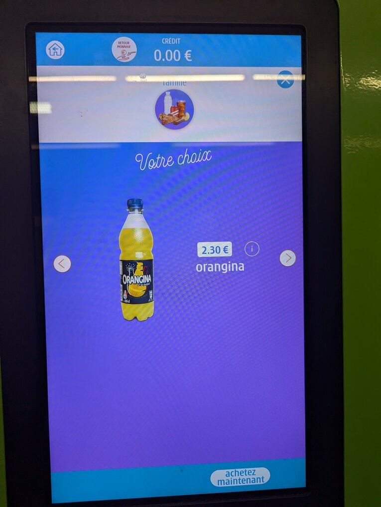 オランジーナは2.30ユーロ（約360円）　©Yu Saito