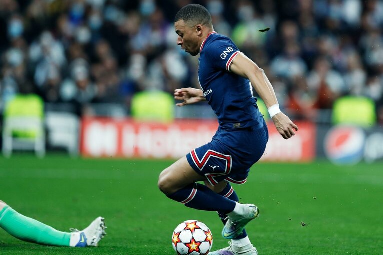 PSGメッシらをサポーターが威圧…CLベスト16でレアル大逆転勝利の背景＜翌日、カンプノウではなぜかバルサの守護神にブーイング＞(24)