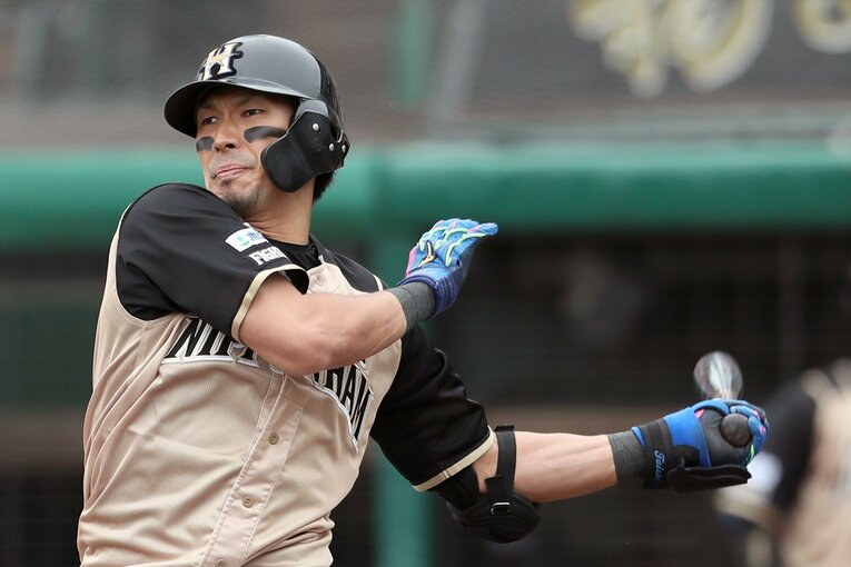 素質が開花した日ハム時代。2019年にはキャリアハイの20本塁打を放った　©JIJI PRESS