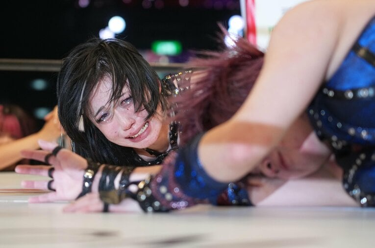 上谷沙弥vs安納サオリのタイトルマッチが名勝負となった舞台裏とは ／ photograph by Essei Hara