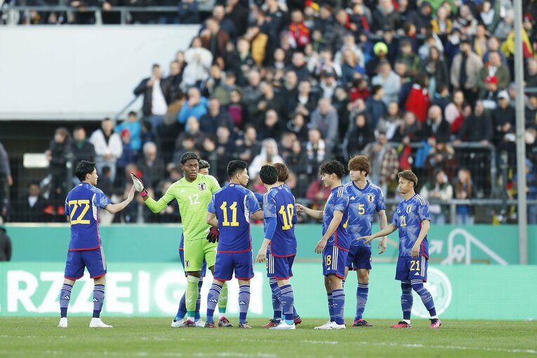 「CLやELに出ているドイツ有望株のフィジカルに負けず…」パリ世代日本代表を撮って感じた“肉体とハートの充実ぶり”(10)