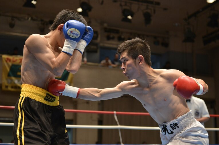2014年7月31日、望月直樹がデビュー5連勝を飾った本名夕輝戦　©Hiroaki Finito Yamaguchi
