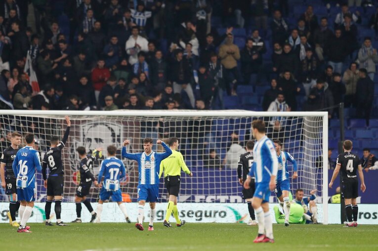 「クボの鮮烈ボレーに加えて…」“ハイライトだけではもったいない”ソシエダ久保建英の飛躍を現地撮影「特筆すべきはゴール直前の守備」(39)