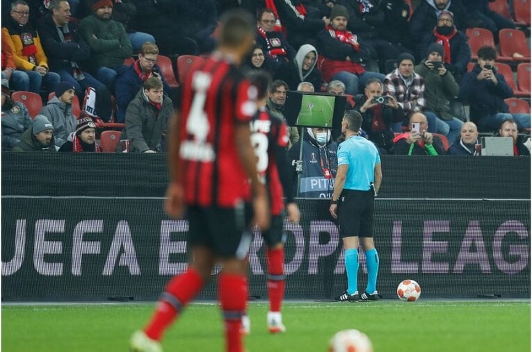 古橋亨梧のスパイクに「日の丸とKyogo」 セルティックでの絶好調ぶりを撮って体感した“スピードと日本代表での期待”(24)