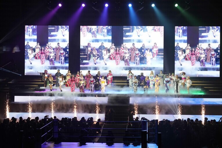 7月30日の大田区総合体育館。浴衣姿で集結したスターダムの選手たち