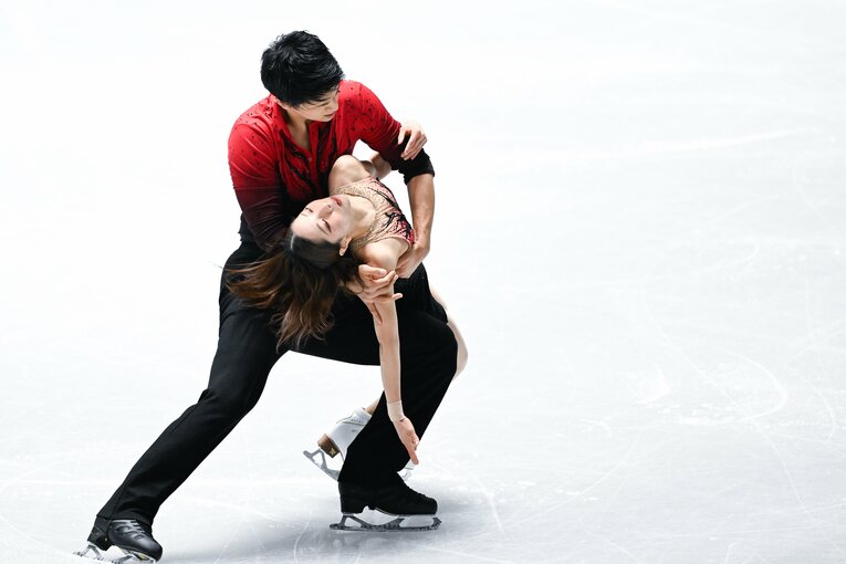 全日本選手権SP。三浦に左肩脱臼のアクシデントがあった【スワイプするとそのほかの写真もご覧になれます】　©Asami Enomoto