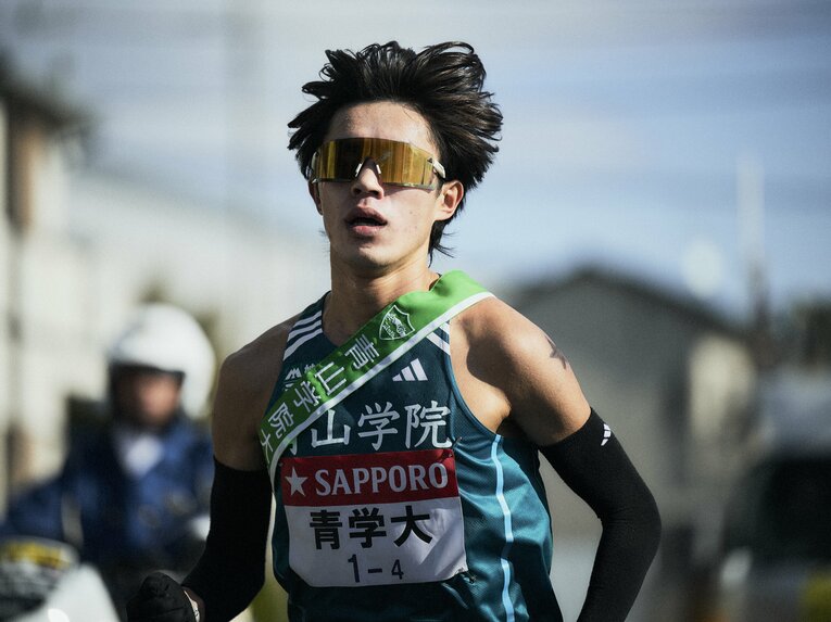 【今年の箱根駅伝】青学大4区の平松享祐（4年）。急遽の出走かつ初の箱根だったが、区間3位と好走した　©Yuki Suenaga　