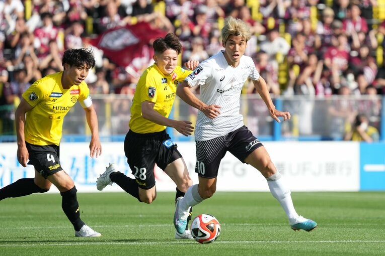 首位の神戸を牽引する大迫勇也。自身も得点ランキングのトップを快走している　©Etsuo Hara/Getty Images