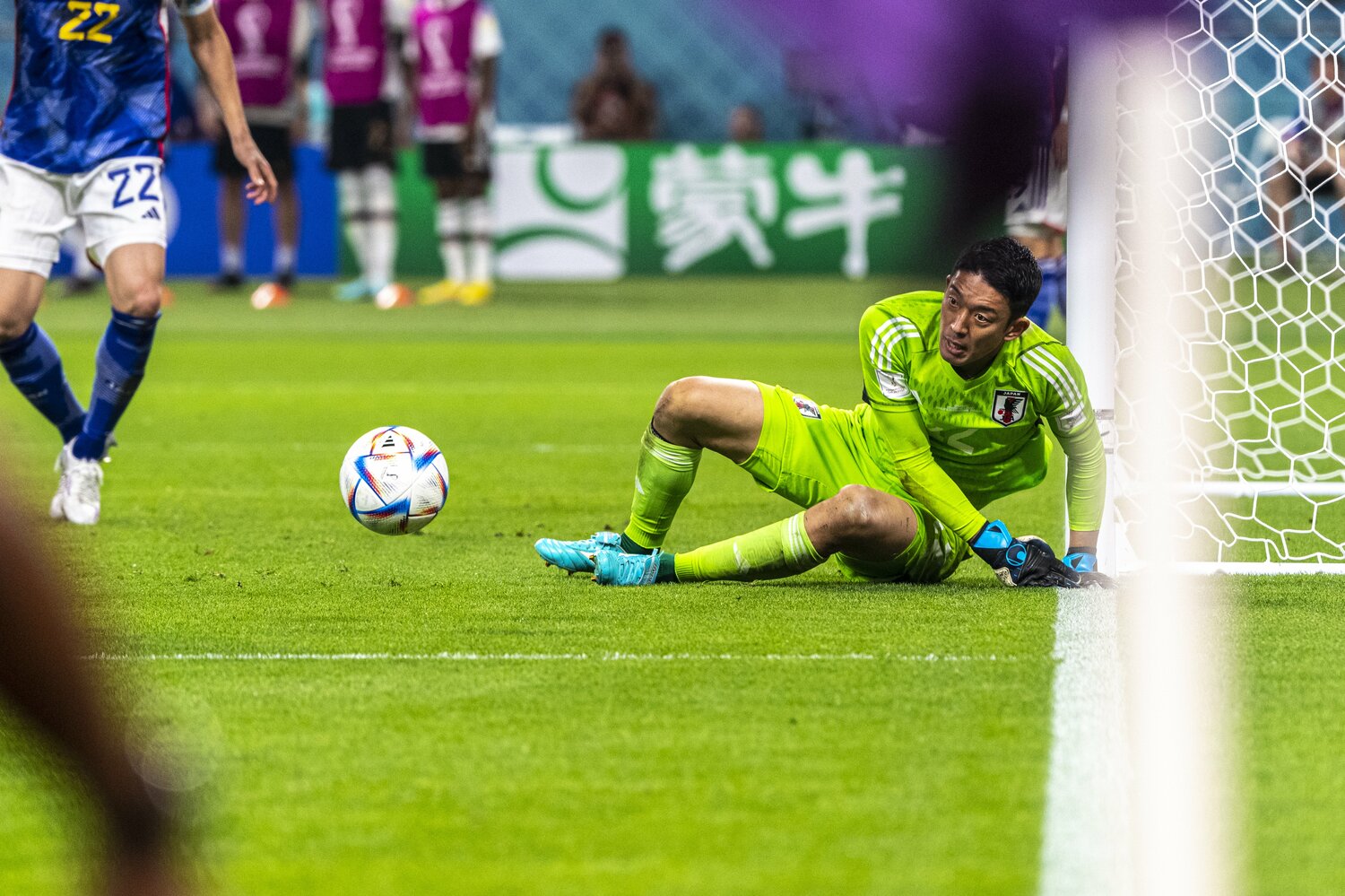 逆転に繋がるビッグセーブを先発したGK権田。海外メディアの評価も高かった　©︎Takuya Sugiyama／JMPA