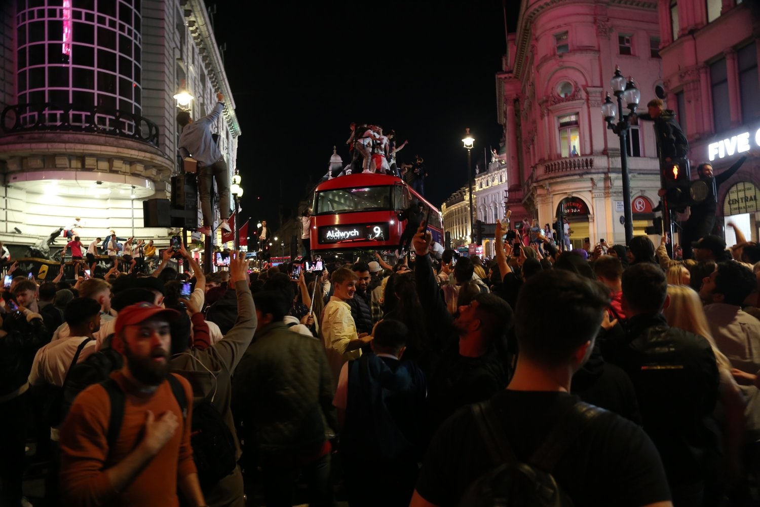 大はしゃぎなロンドン中心部©GettyImages