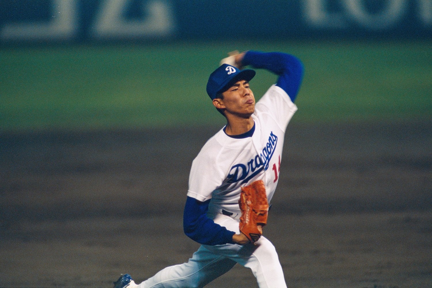 今中は5年目(1993年)に最多勝(17勝)、沢村賞投手になった ©BUNGEISHUNJU