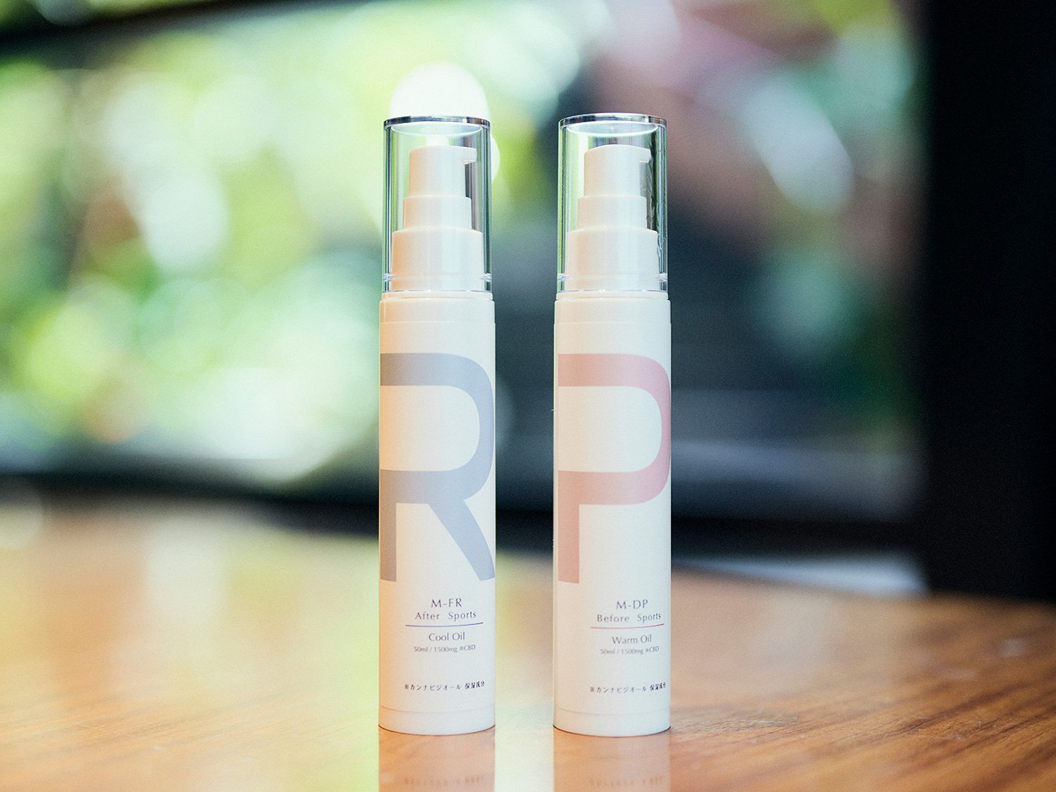 3月に発売された『M-FR クールオイル』（左）と『M-DP ウォームオイル』