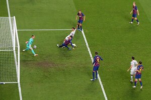 【強い！】バイエルン、斜陽のバルサを蹂躙したインテンシティの凄み。