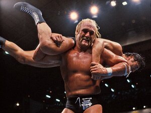 ハルク・ホーガンは「屈託なき青春」とともに。