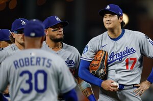 「ロバーツ監督、ピッチャー交代が昔から下手…」NHK解説者が疑問視、“ドジャース監督の投手起用ミス”「7年前も悲劇」「最後は“クローザー大谷翔平”だ」