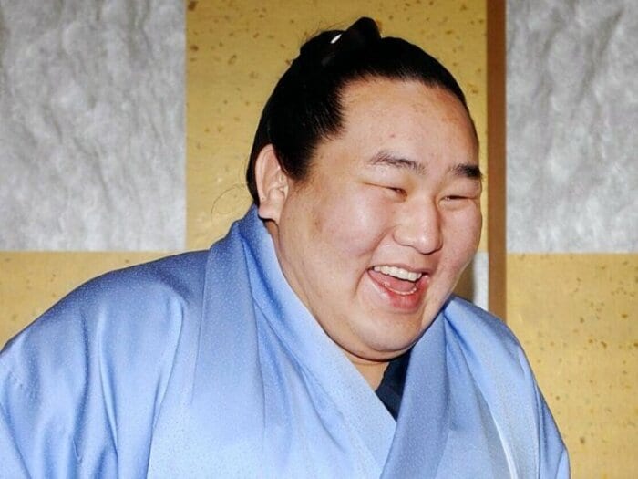 朝青龍が直電で喝「なんで負けたんだ！」甥・豊昇龍もビビる“超やんちゃな叔父さん”にも殊勝な時期が…20年前、綱取りの瞬間に流した涙＜Number Web＞ photograph by JIJI PRESS