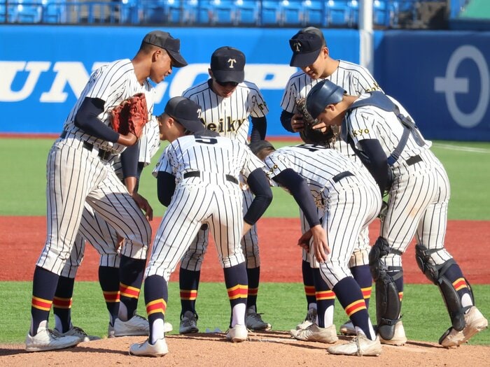 「あの名門」が甲子園に15年ぶりに復活…チーム覚醒のキッカケは昨秋の“ある事件”「あり得ないことが起きてしまって…」必要だった「当たり前」の土台＜Number Web＞ photograph by Genki Taguchi