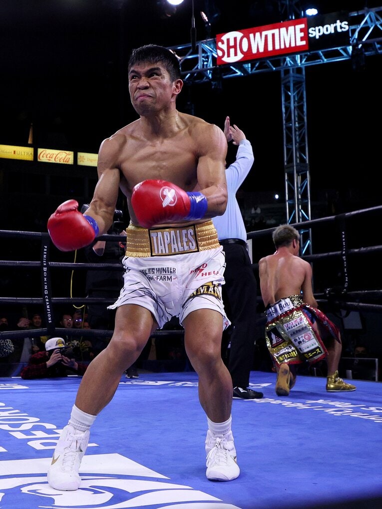 KO後、タパレスはこの動き　©Getty Images