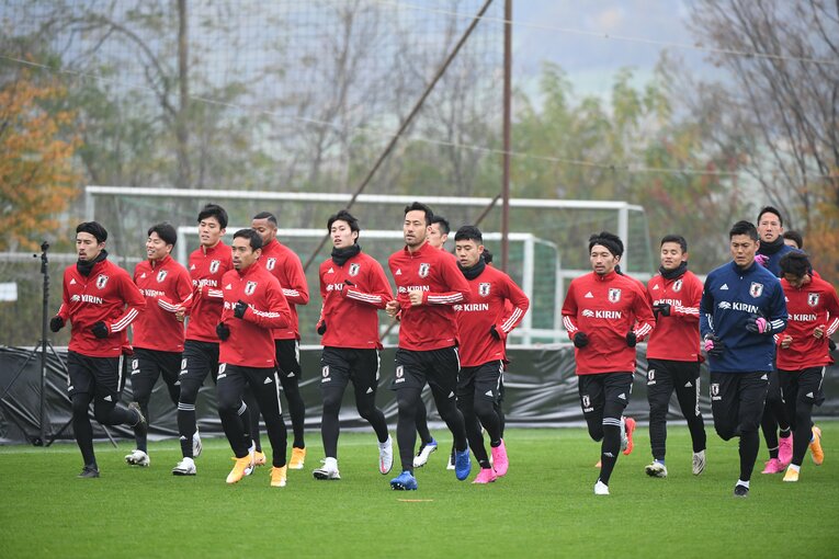 1カ月ぶりの代表戦　19歳久保建英と「長くプレーしてみてほしい」“注目すべき選手”ってだれ？(10)