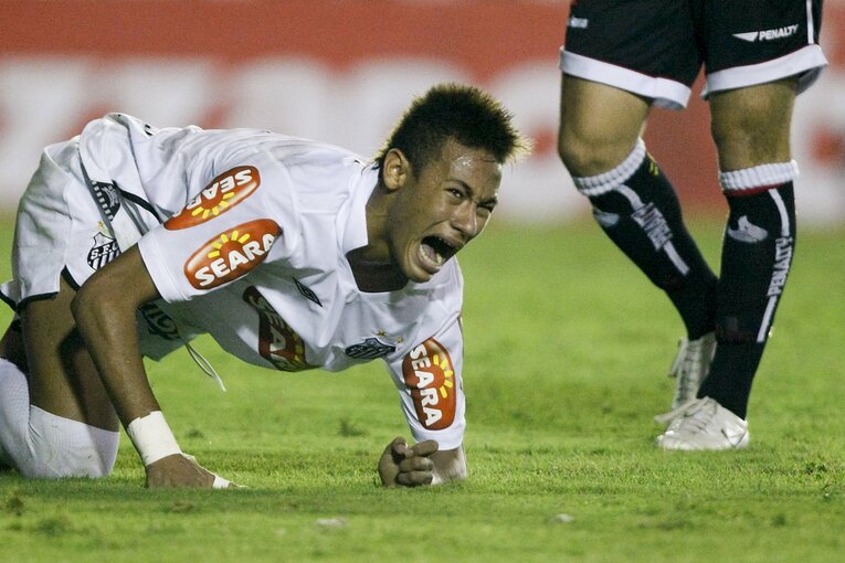 2010年9月のネイマール（写真をクリックするとネイマールのスーパープレーとトラブル史がご覧になれます） ©Getty Images