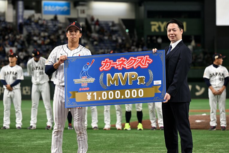 大会MVPを受賞した門脇　©︎Getty Images