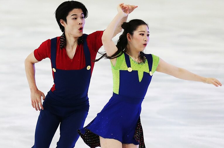 ゴールデンスピン杯で演技を行うアイスダンスの田中梓沙＆西山真瑚組 ／ photograph by Sean Gillis