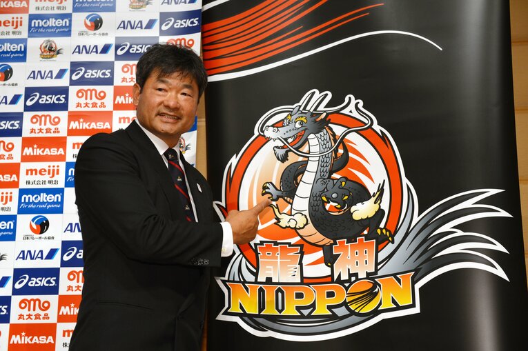 初の外国人監督として招聘されたゲーリー・サトウ　（2013年）©︎Jun Tsukida/AFLO SPORT