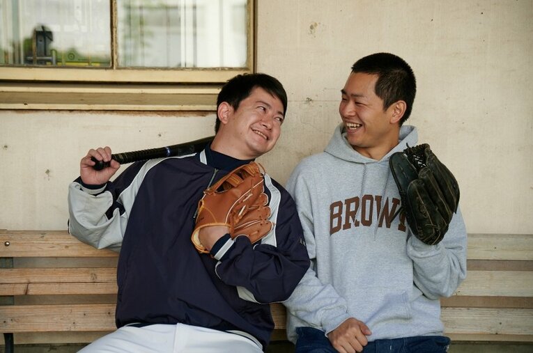 YouTubeで公開中の「野球部あるある」動画が人気を集めるお笑いコンビ・ダンビラムーチョ。2人に野球部時代の思い出や漫才論などについて語ってもらった ／ photograph by Ichisei Hiramatsu