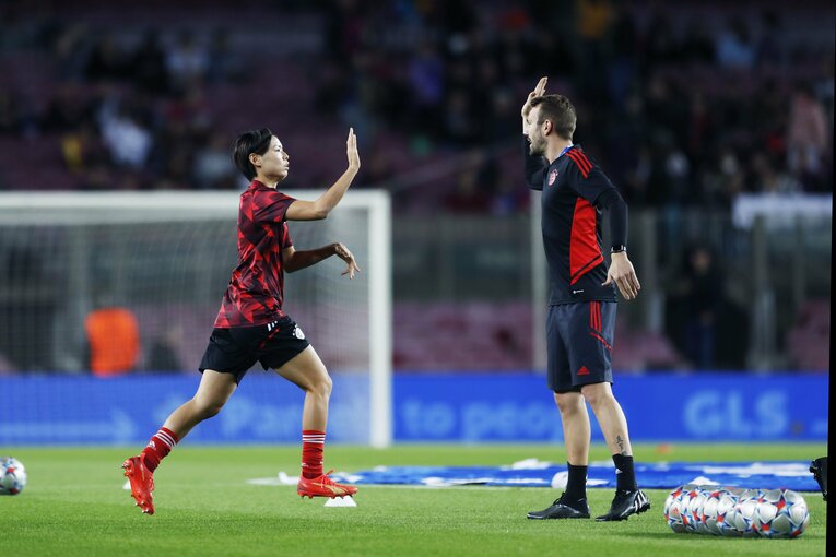 W杯ブラジル戦のウラで「バルサ女子がカンプノウで4万6967人」盛況なワケ… メッシ後に君臨する“女王”、熊谷紗希が見せた悔しさ(49)