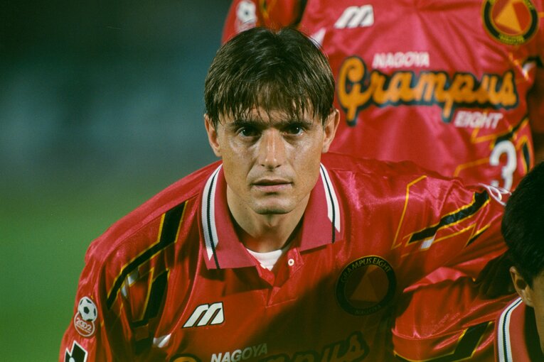 現役時代のドラガン・ストイコビッチ。選手としても監督としてもカリスマ的な人気を誇った　©BUNGEISHUNJU