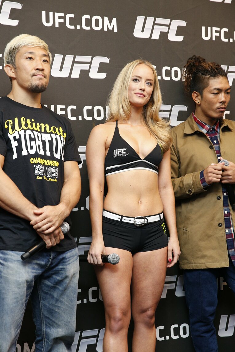 ラウンドガール（UFCでの名称はオクタゴンガール）としても注目を集めたローレン夫人　©Shigeki Yamamoto