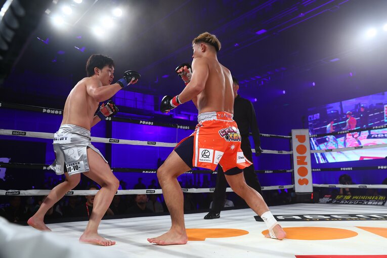 YA-MAN vs.朝倉未来　©RISE CREATION